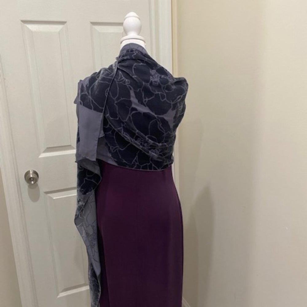 Velveteen floral wrap - Picture 4 of 11
